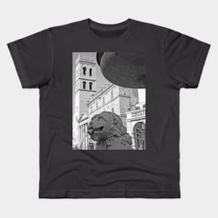 Piazza del Comune, Assisi, Italy Kids T-Shirt